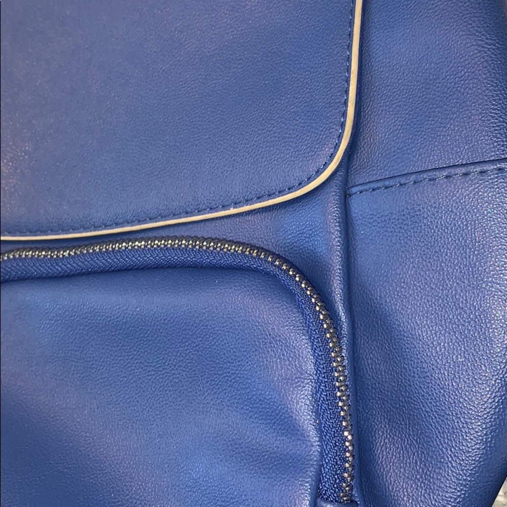 Backpack - Picture 2 of 4